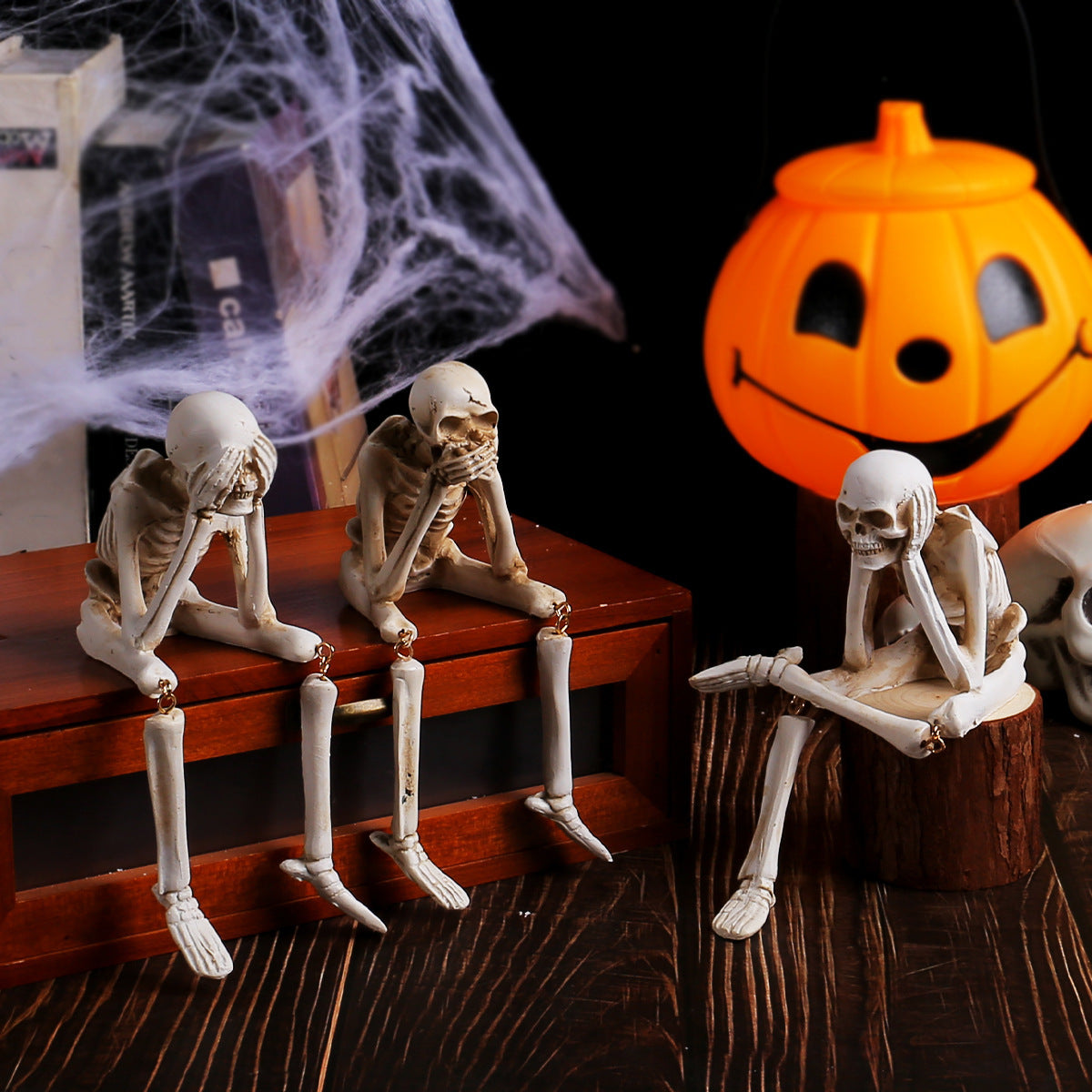 Spooky Skulls Halloween Decor