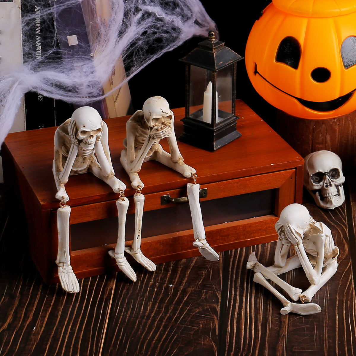 Spooky Skulls Halloween Decor
